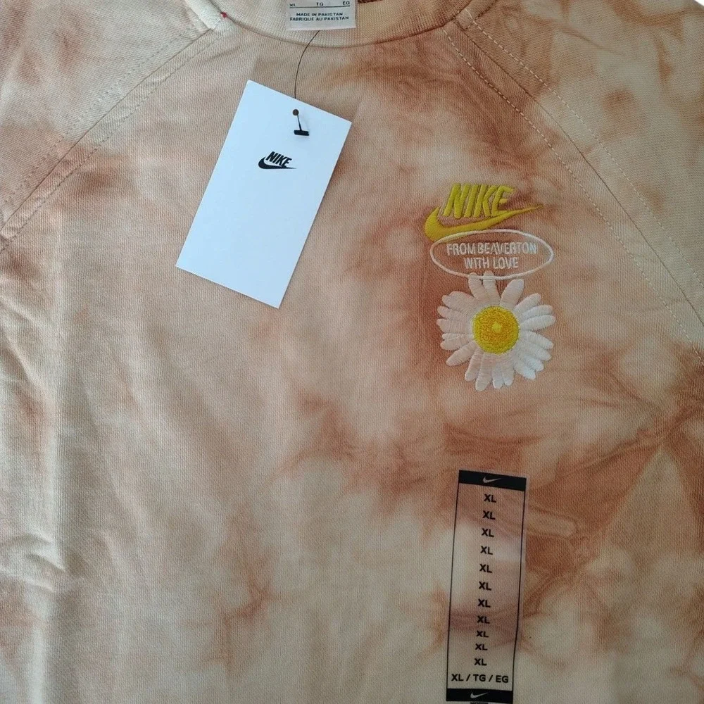 Nike Kids Crewneck Sweatshirt XL Tie Dye Daisy Peach Brown Have A Nike Day NEW